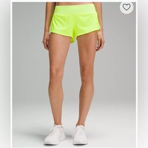 Lululemon Speed Up Low-Rise Lined Short 2.5" (size 6)